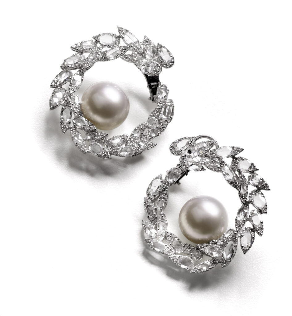 Anniversary earrings in white gold South Sea pearls and diamonds