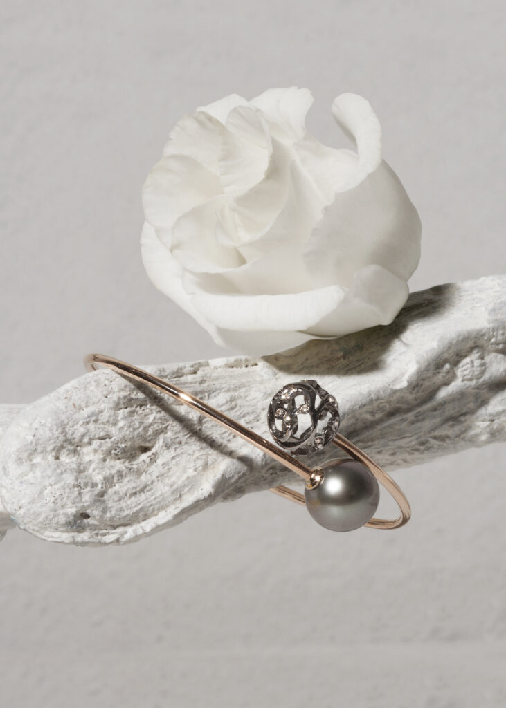 Bolero collection bracelet with Tahiti pearls and diamonds