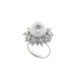 Stardust collection ring with south sea pearls and diamonds