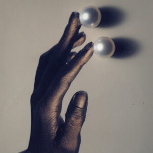 Artistic photo with South Sea pearl Pictures by Giovanni Gastel