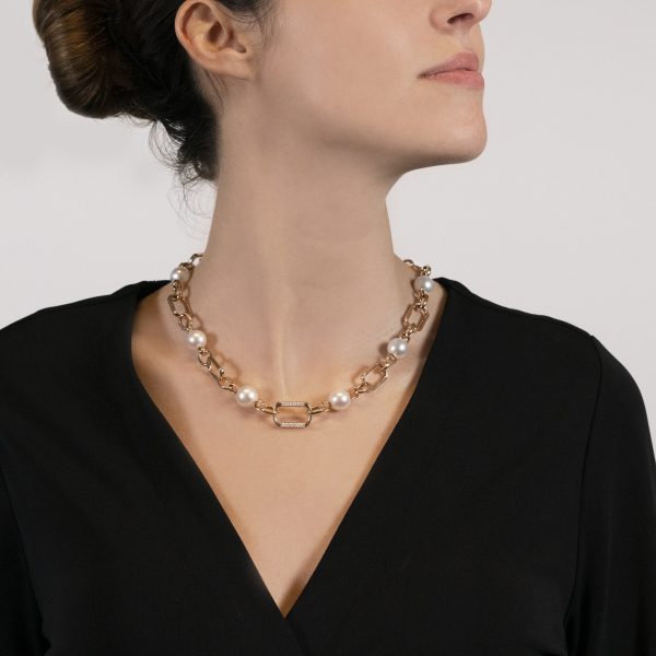 Collana della collezione Aurum con perle Mari del Sud e diamanti