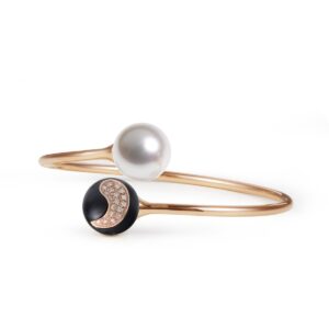 Night Fever collection bracelet with Freshwater pearl jet and diamonds