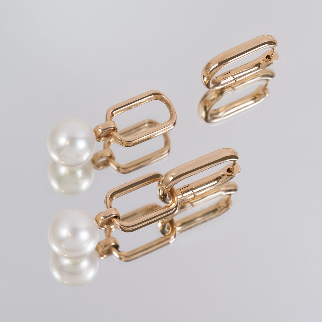 Aurum earrings in rose gold and South Sea pearl